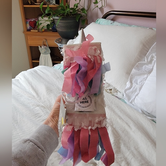 Spritz mini unicorn pinata - Picture 7 of 13